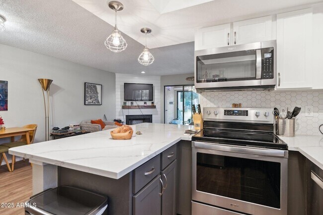 Building Photo - 205 N 74th St