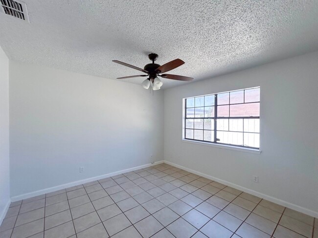 Building Photo - 107 St Pierre Ln