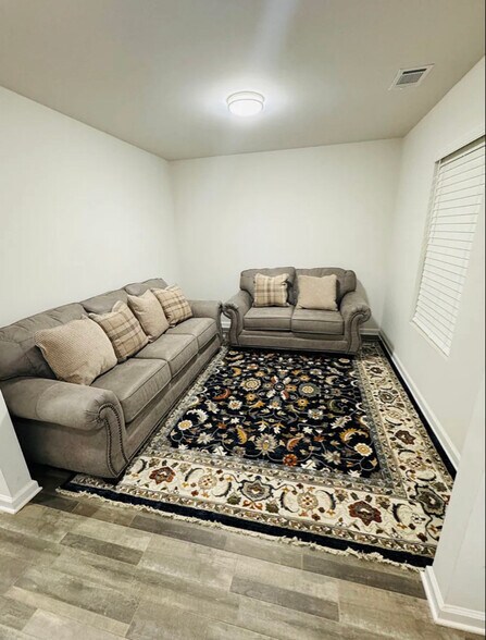 Building Photo - 126 Evonshire Blvd