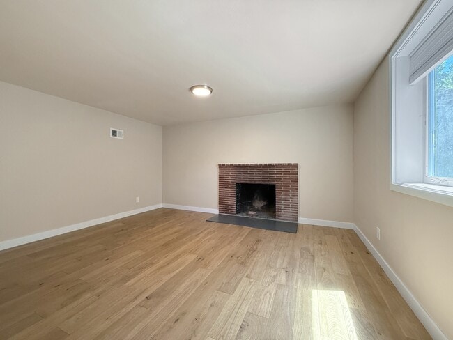 Building Photo - 1618 S Spokane St