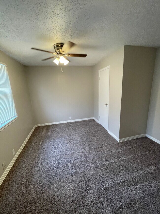 Building Photo - Beautiful House Minutes From Marsha Sharp ...