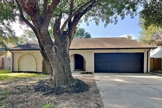 Building Photo - 10103 Golden Meadow Dr