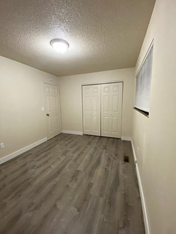 Building Photo - 1008 Jane Dr