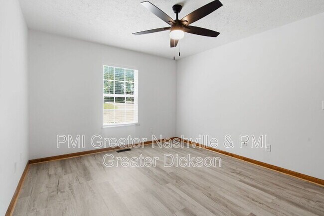 Building Photo - 1208 Coreland Dr