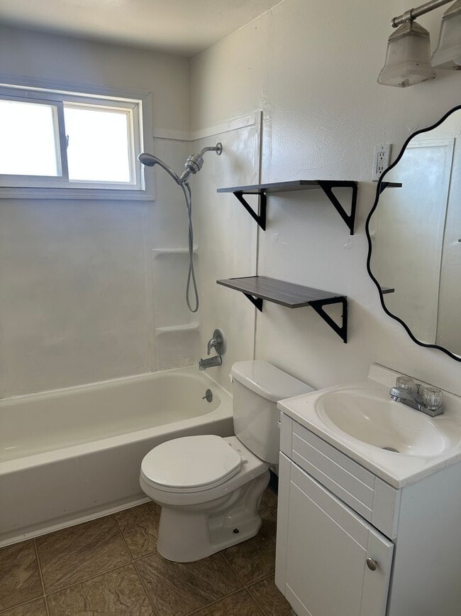 Building Photo - Home for rent, MOVE IN READY!!