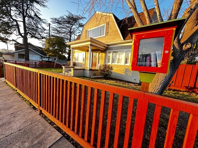 Building Photo - 1010 Dutton Ave