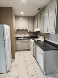 Building Photo - 5766 Aftonshire Dr