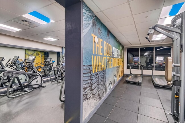 Building Photo - 1750 N Bayshore Dr