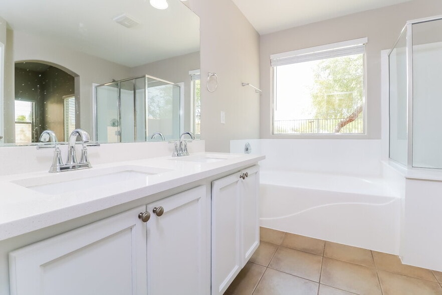 Building Photo - 24997 W Vista Norte St