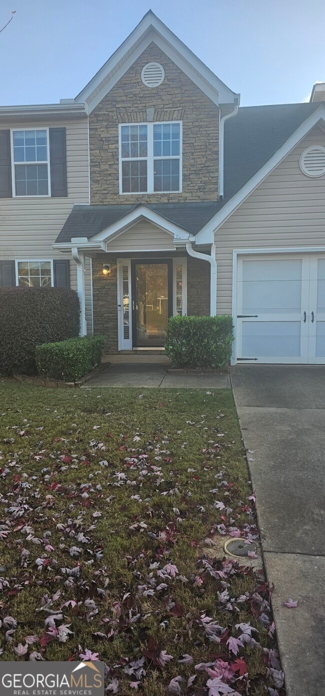 Building Photo - 5000 Village Run Dr