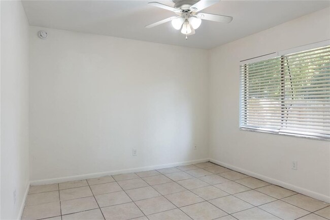 Building Photo - 1031 SW 61st St