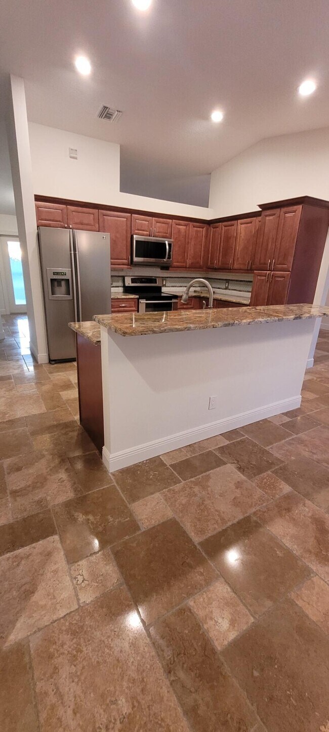 Building Photo - 524 Indigo Ave