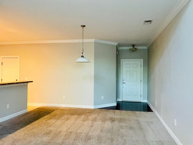 Building Photo - 3 Bedroom/2.5 Bath Townhome with garage in Wild Wing!