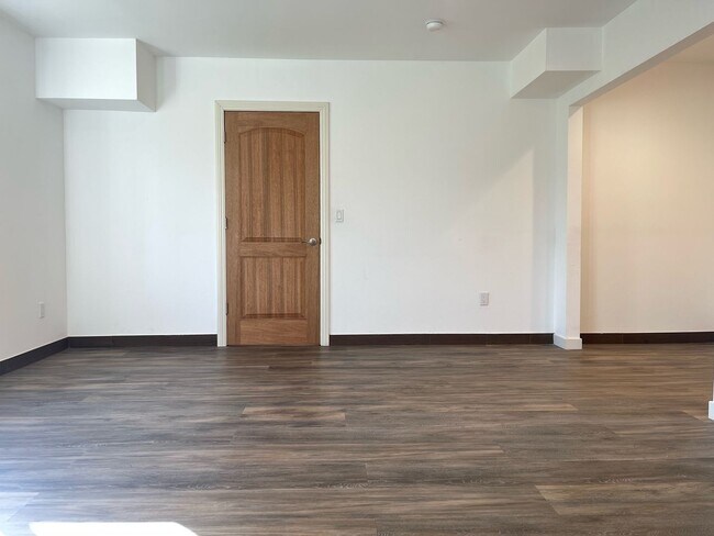 Building Photo - ARLETA