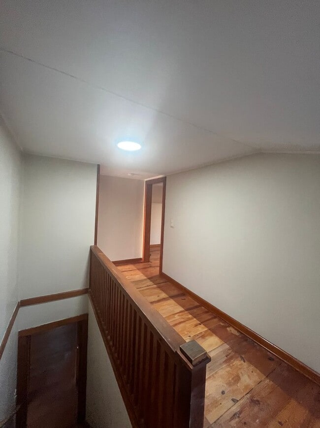 Building Photo - 976 Woodlawn Ave