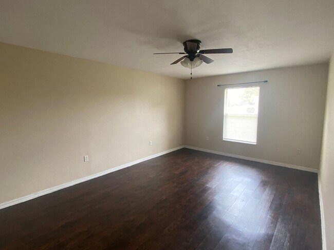 Building Photo - House for rent