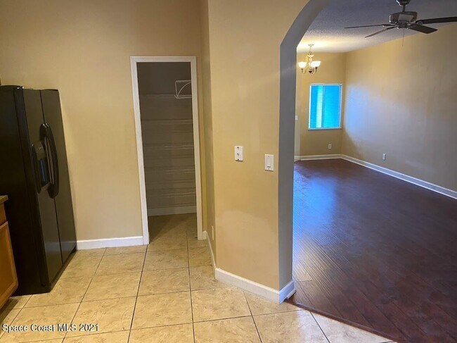 Building Photo - 3707 Chambers Ln