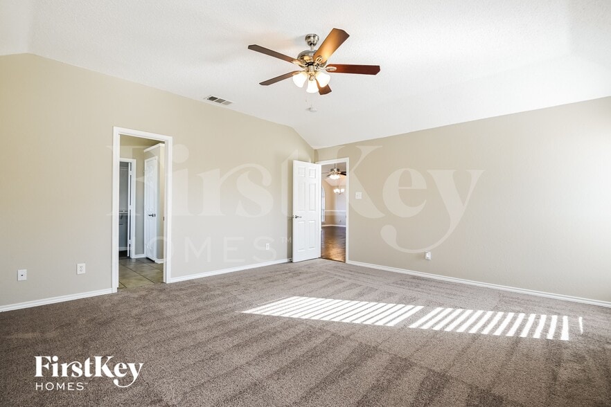 Building Photo - 2620 Buck Dr