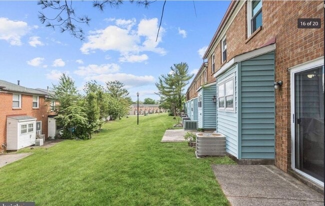 Building Photo - 2615 Hallam Ct
