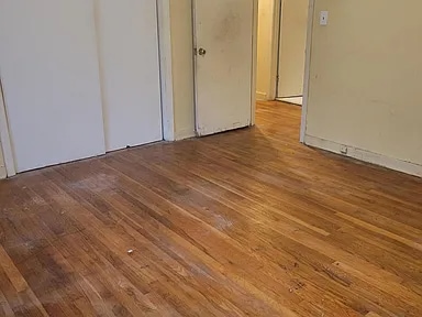 Building Photo - 1032 Capri Cir