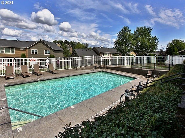 Seasonal Pool - 21913 NE Larkspur Ln