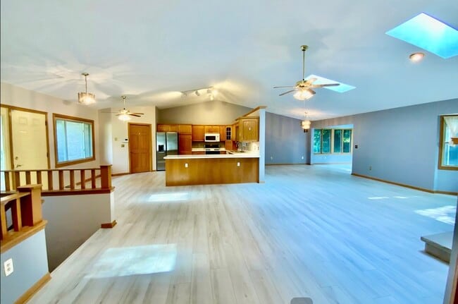 Building Photo - 3121 Carefree Dr