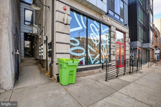 Building Photo - 946 N 2nd St