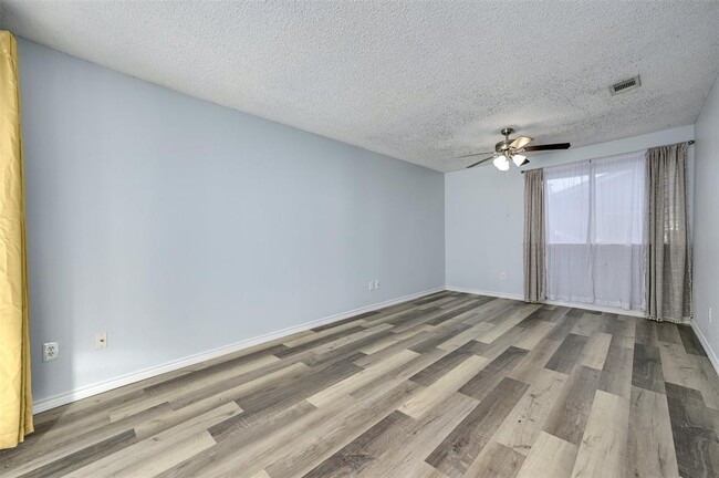 Building Photo - 9924 Chukar Bend