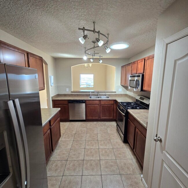 Building Photo - 6912 Vista Del Sol Dr NW
