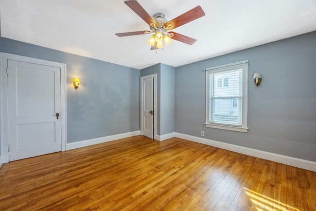 Building Photo - 27 Lathrop St