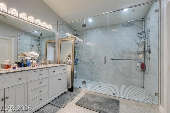 Building Photo - 3816 Hollycroft Dr