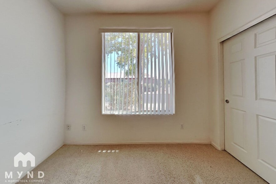 Building Photo - 5220 S Citrus Ln