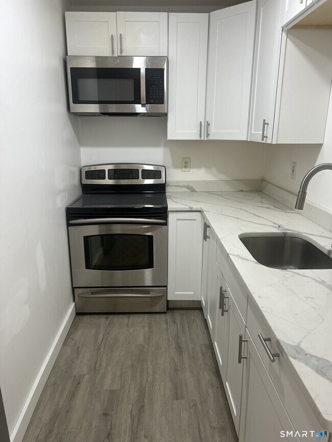 Building Photo - 1079 Ella T Grasso Blvd