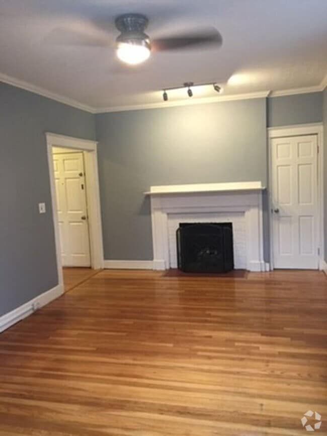 Building Photo - SEPTEMBER 1 - Brookline 3 BR 2 BA