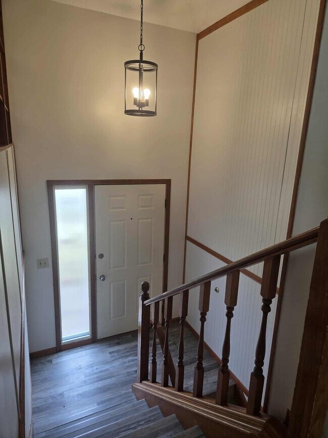 Building Photo - Spacious Home for Rent!