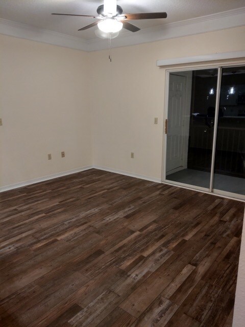 Building Photo - 11541 Villa Grand
