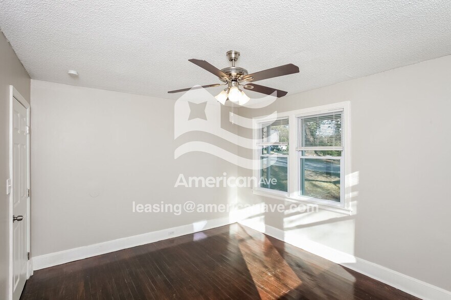 Building Photo - 901 Ashley St