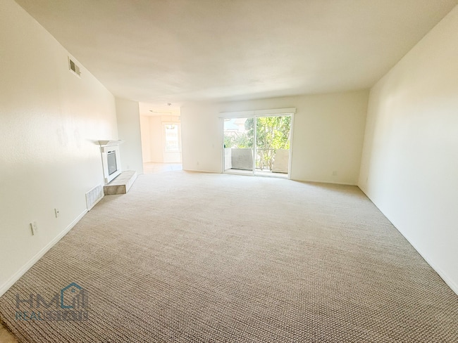 Building Photo - Del Mar Beach Club 2bd/2ba Condo
