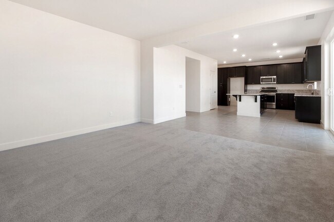 Building Photo - Newly constructed home in Golden Valley, 4...