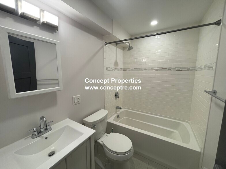 Building Photo - 11 Highland Park Ave