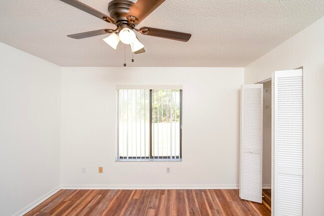 Building Photo - 1232 S Winterhawk Dr