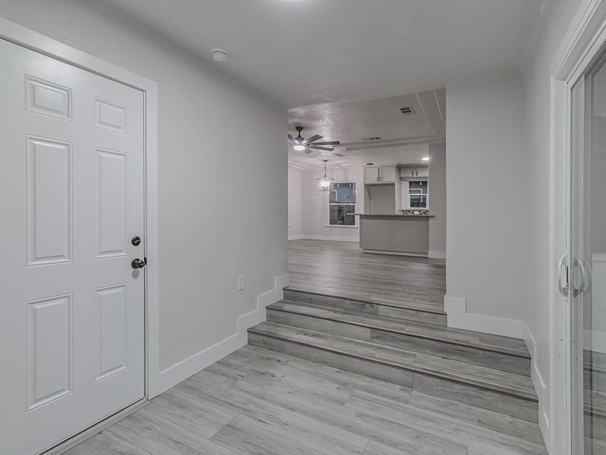 Building Photo - 1271 N Roosevelt Ave