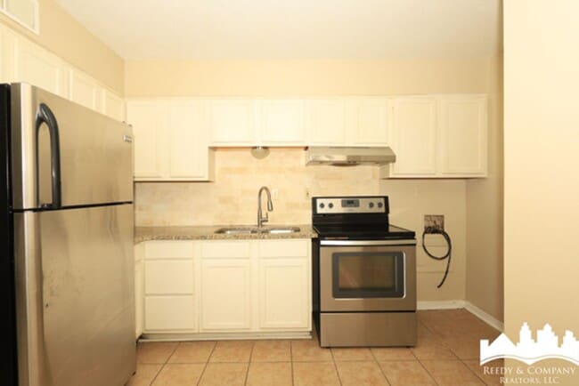 Building Photo - 11853 Dr Logan Rd