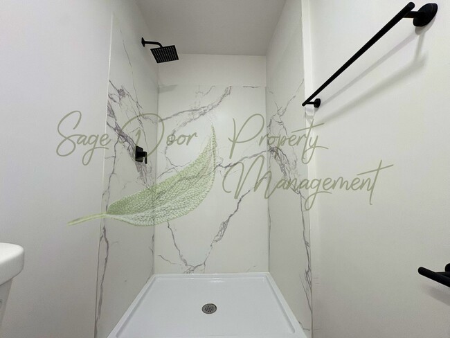 Building Photo - WELCOME HOME TO COMFORT & STYLE