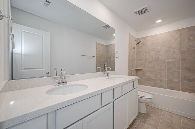 Building Photo - 1127 Sugar Dr