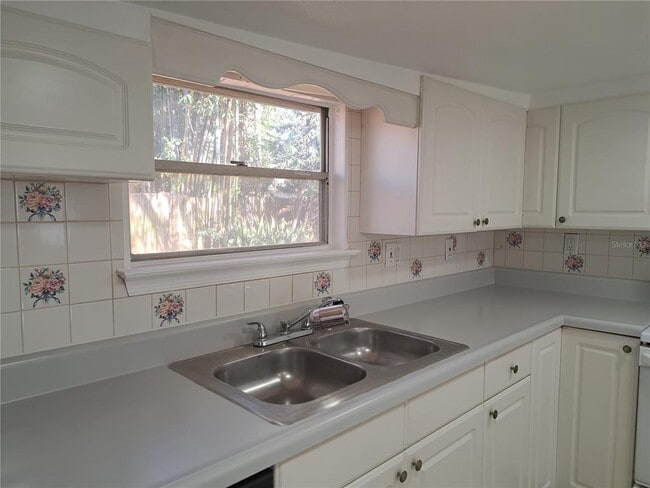 Building Photo - 1040 65th St S