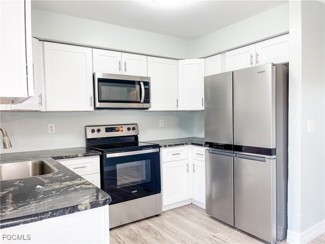 Primary Photo - 1215 NE 8th Terrace