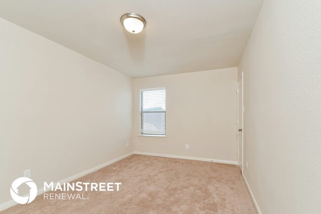 Building Photo - 2304 Denali Ct