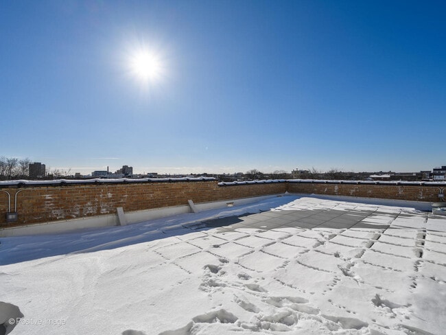 Building Photo - 2225 W Wabansia Ave