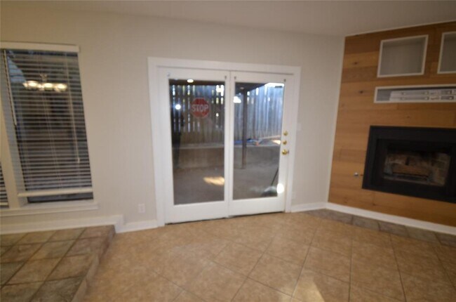 Building Photo - 7801 Parliament Pl